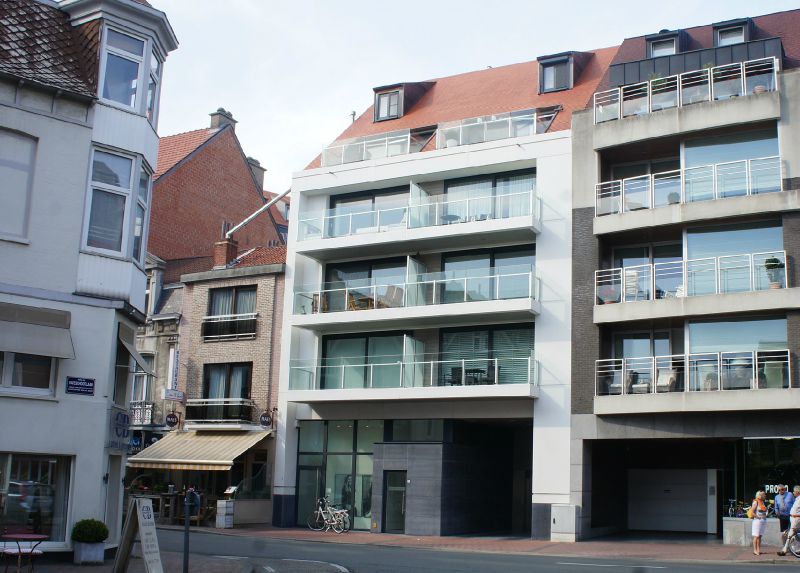 Garage te koop in hartje Knokke-Heist